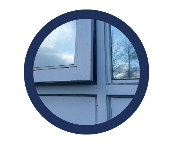 5. Portes ou fenêtres qui coincent